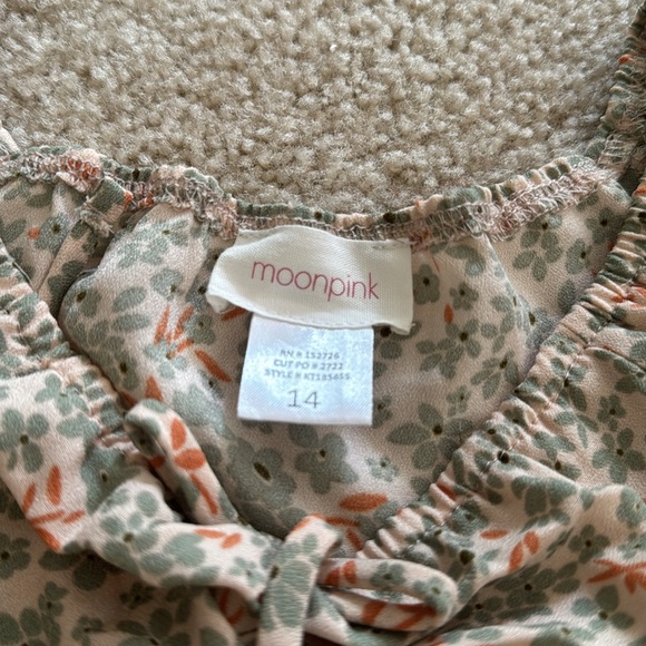 Brand new soft material top for 14 years old - Picture 2 of 5